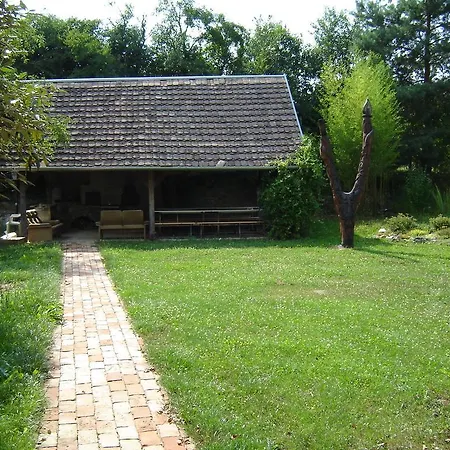 فندق مبيت وإفطار Vadgesztenye Panzio بيتْش