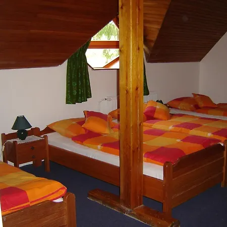 Vadgesztenye Panzio بيتْش